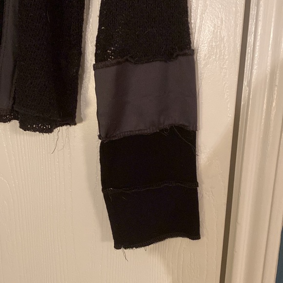 Gimmicks by BKE tan and gray-blue v neck top size medium - Picture 5 of 7